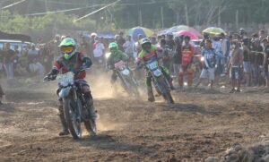 58 Crosser Jalani Latihan Berhadiah di Sirkuit Motor Cross Bumi Panua