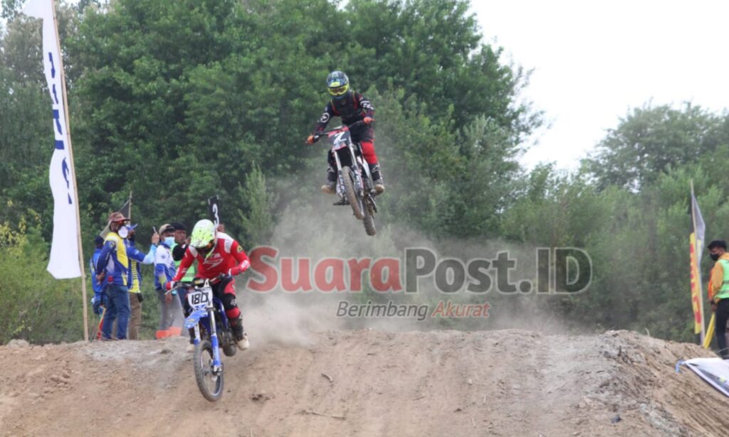 900 Meter Lintasan Sirkuit Golden Adventure di Jajal Puluhan Crosser