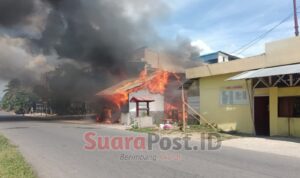 Satu Warung di Persimpangan Blok Plan Marisa Dilahap Sijago Merah