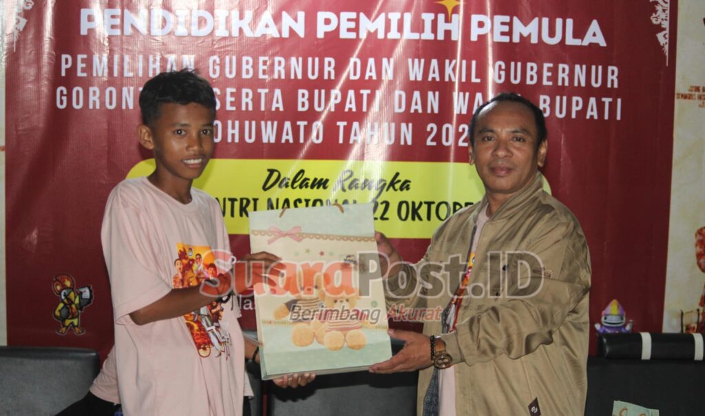 KPU Pohuwato Gelar Pendidikan Pemilih Pemula dan Putar Film “Tepatilah Janji” di Pesantren Al-Khairat Buntulia