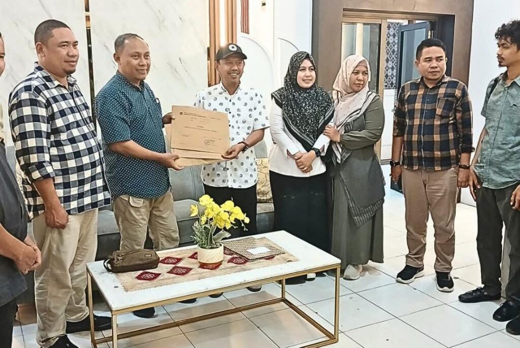 KPU Pohuwato Serahkan Hasil Pilkada 2024: Demokrasi Transparan, Suara Rakyat Terjaga