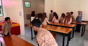 Bantuan Meja Pani Gold Project: Siswa Makan Siang Bergizi Makin Nyaman