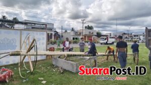 Semarak Ketupat di Buntulia: Panjat Pinang Berhadiah Emas 7,5 Gram