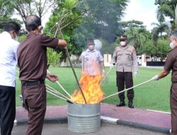 Kejari Pohuwato Tegakkan Komitmen Hukum, Musnahkan Barang Bukti Puluhan Perkara