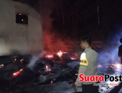 Api Ludeskan Rumah Dinas Guru MA Alkhairaat Popayato Barat