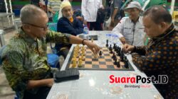 Tak Hanya di Pemerintahan, Wabup dan Ketua DPRD Pohuwato Adu Kecerdasan di Arena Catur