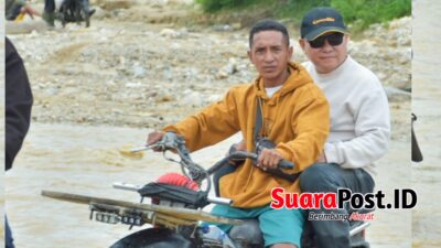 Naik Ojek Tembus Sungai dan Lumpur, Ketua DPRD Pohuwato Perjuangkan Akses Penambang